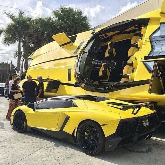 为什么迪拜到处都是丢弃的豪车 (在迪拜街头废弃的豪车)