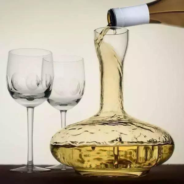 葡萄酒为什么要醒酒,葡萄酒为什么要醒酒挥发二氧化硫