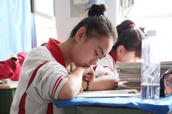 广安今年高考状元广安中学有几个,广安花桥中学和广安三中哪一个好