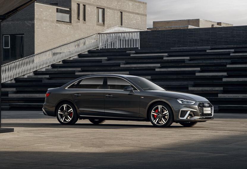 奥迪a4l45四驱quattro值不值得买,车评人买奥迪a4