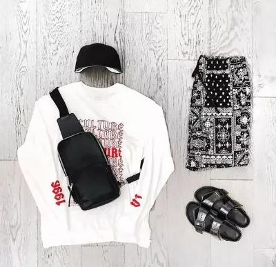 夏天男生t恤要宽松好还是修身好,男短袖t恤衣长到哪里好看