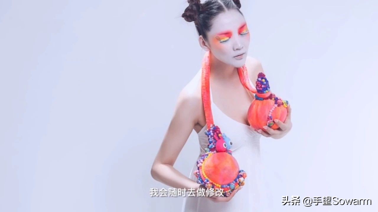 从伯明翰珠宝学院毕业后,她成为“国内羊毛珠宝第一人”