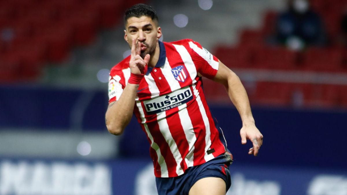 苏亚雷斯巅峰期算不算第一中锋,莱万多夫斯基是世界级吗