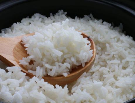 蒸米饭放盐和油有啥作用,蒸大米饭加热水还是凉水