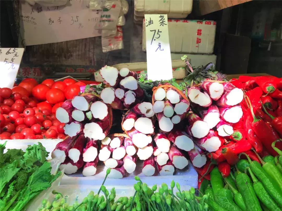 菜市男孩视频素材,菜市场男童