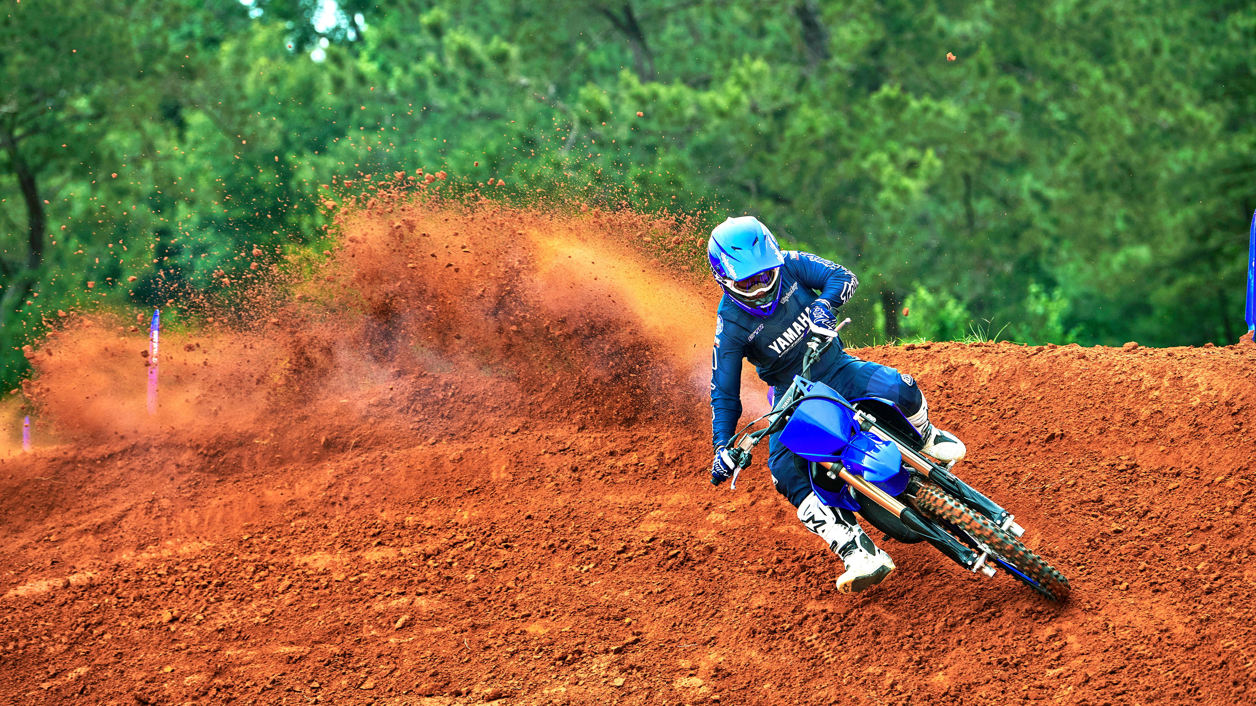 完全颠覆了我对漂移的认识,颠覆了我对比亚迪汽车的认知