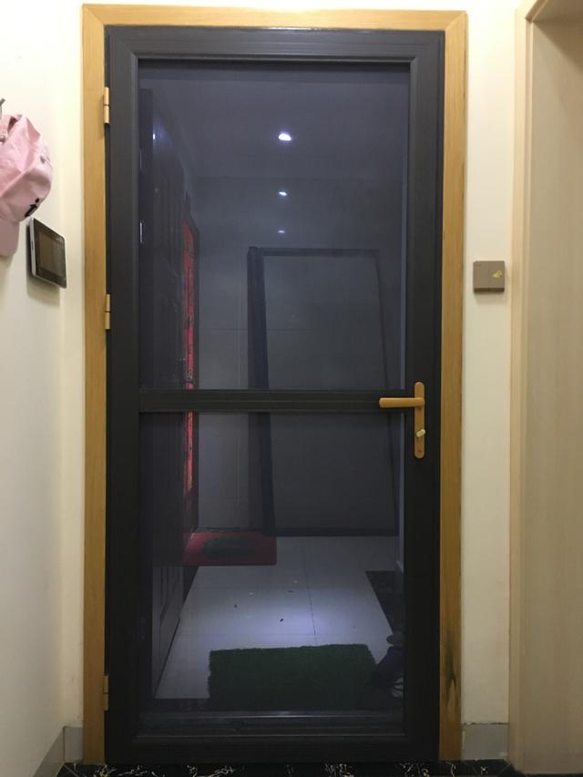 夏天防蚊虫用什么最合适?装纱窗纱门的学徒说了内幕,别再选错了