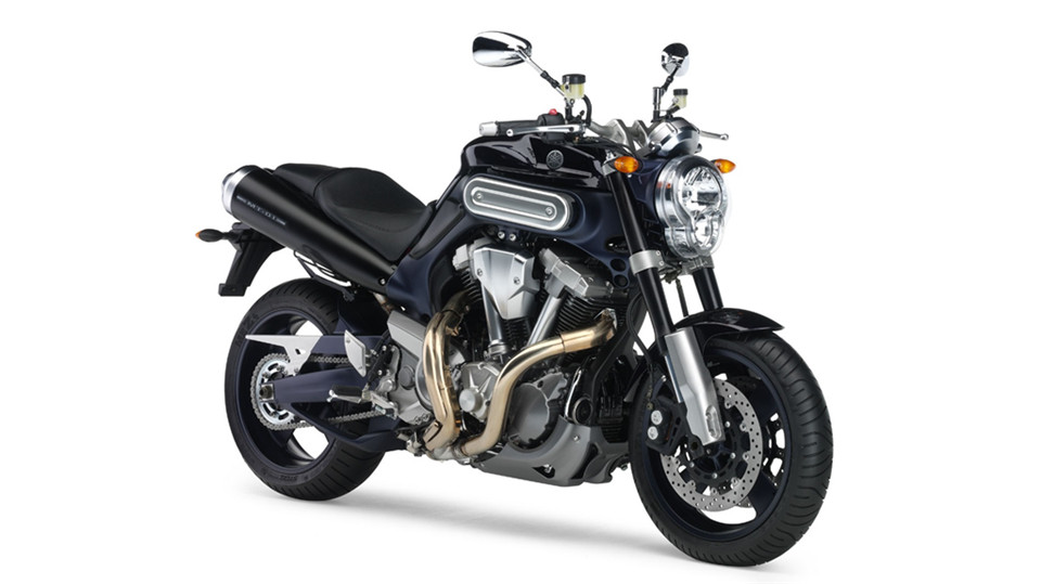 雅马哈mt-09和杜卡迪821选哪个好,雅马哈mt-09拉力版和铃木650