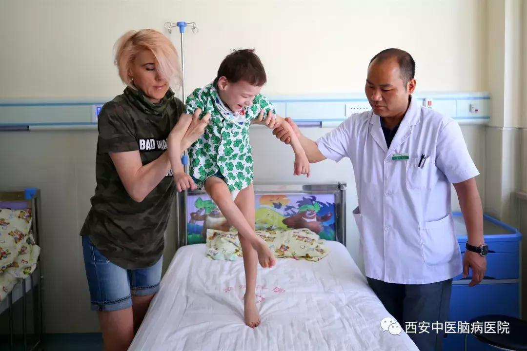 “战斗民族”不远万里来西安，就是为了到这家医院来看中医……