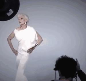 前夫爱继女，单身养出三超壕，31岁离婚后开启美魔女传奇