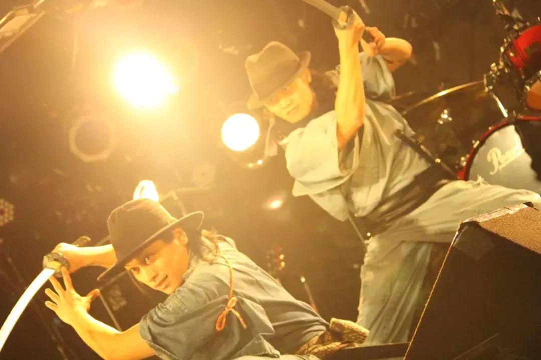 街头捡垃圾的日本武士忍者,日本街头捡垃圾武士