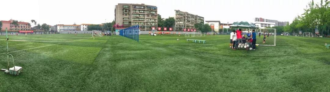 成体,一所靠“抓小偷”牢牢锁死热搜的学校