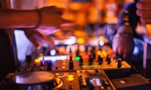 唱歌高音上不去怎么练嗓子,唱歌高音段唱不上去有什么技巧