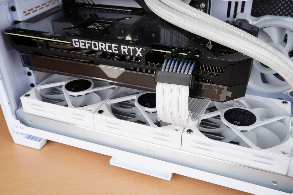 联力包豪斯mini机箱大小,联力包豪斯mini能横装吗