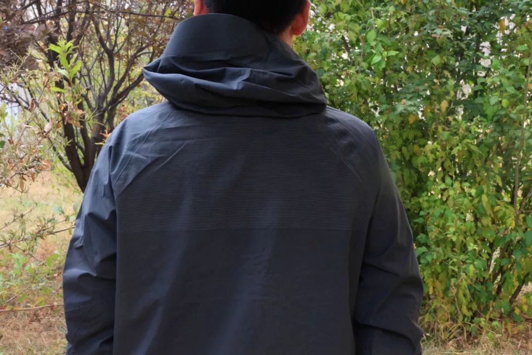 性价比最高的户外冲锋衣,户外防风薄款冲锋衣凯乐石