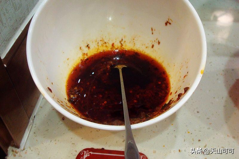 老北京火锅蘸料怎么调才好吃,海底捞火锅蘸料怎么调才好吃
