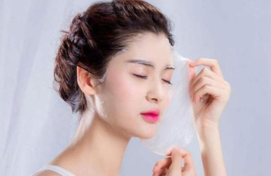 蛋清小苏打敷脸的正确方法,面粉敷脸加小苏打能美白吗