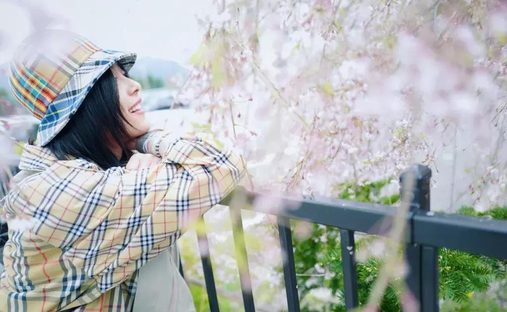 刘雯今年最流行的包,刘雯同款包时尚潮流大牌大容量