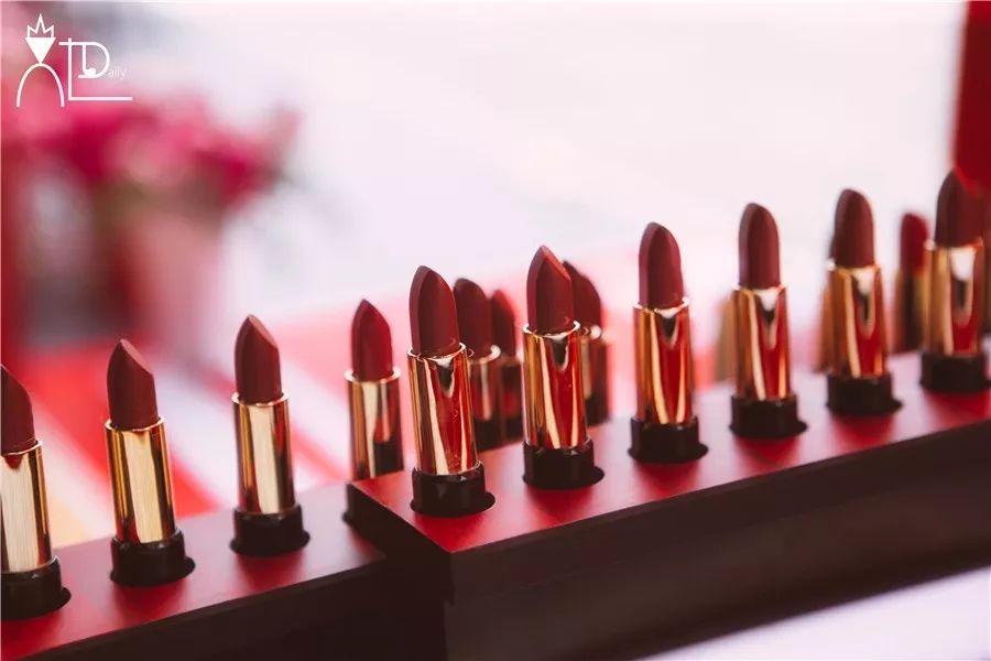 兰蔻情人节礼物口红开箱,兰蔻七夕节限定口红单支装