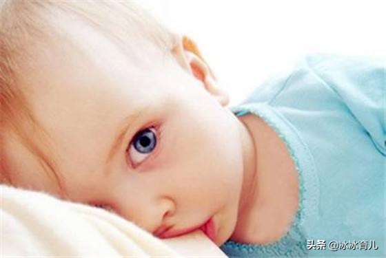 孩子断奶后仍想摸乳房、吸吮乳头，宝妈们知道这是为什么吗？