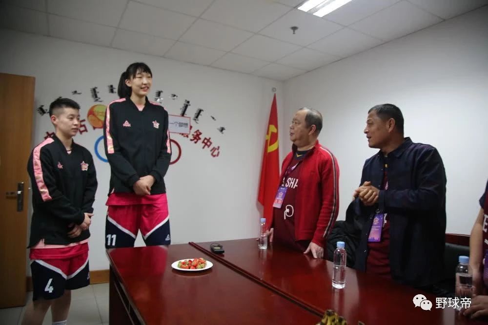 只有一个人的球队，为何让每一个人泪流满面？