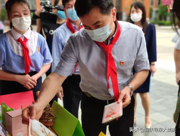 今天！集美区委书记走进集美这所小学，和孩子们欢度“六一”