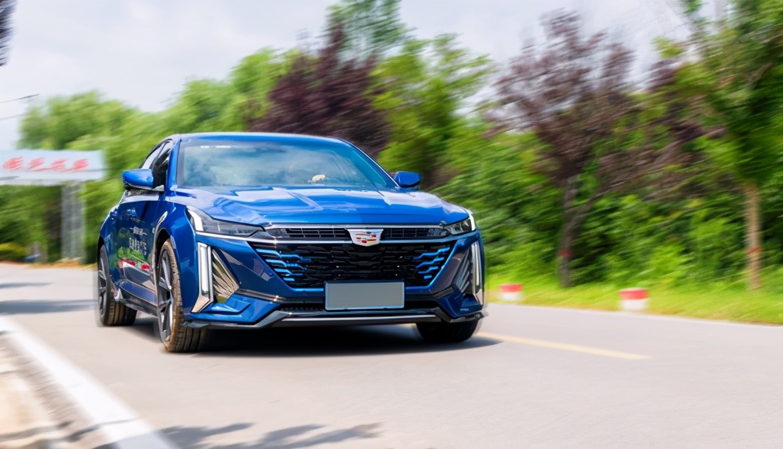 二手车推荐凯迪拉克吗,二手车保值率低值得推荐