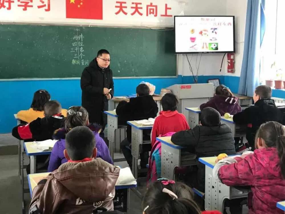 倾心胡杨润杏坛——杭州扶贫教师程海的支教之路