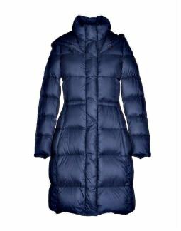 冬季羽绒服显瘦显高穿搭,适合小个子穿的羽绒服显瘦