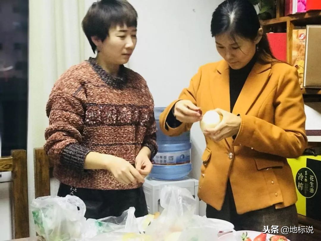 公司圣诞这样过!广告人把水果玩出花~