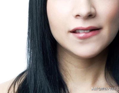 冬季嘴唇干燥起皮的妙招,秋冬嘴唇起皮怎么防止