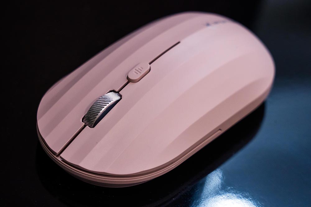 小米小爱鼠标和科大讯飞鼠标,科大讯飞鼠标和罗技鼠标对比