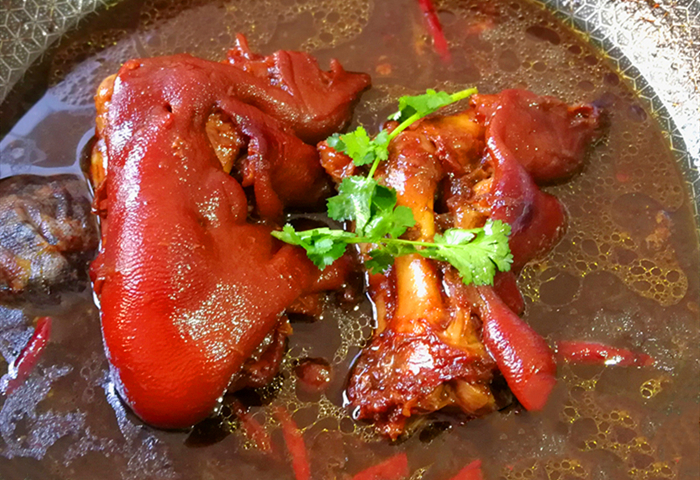 卤肉放什么调料使颜色不会发黑,卤肉怎样做到出锅以后肉不发黑