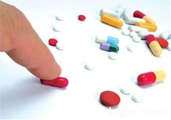 男性吃避孕药会造成脱发吗,有没有男性吃的避孕药