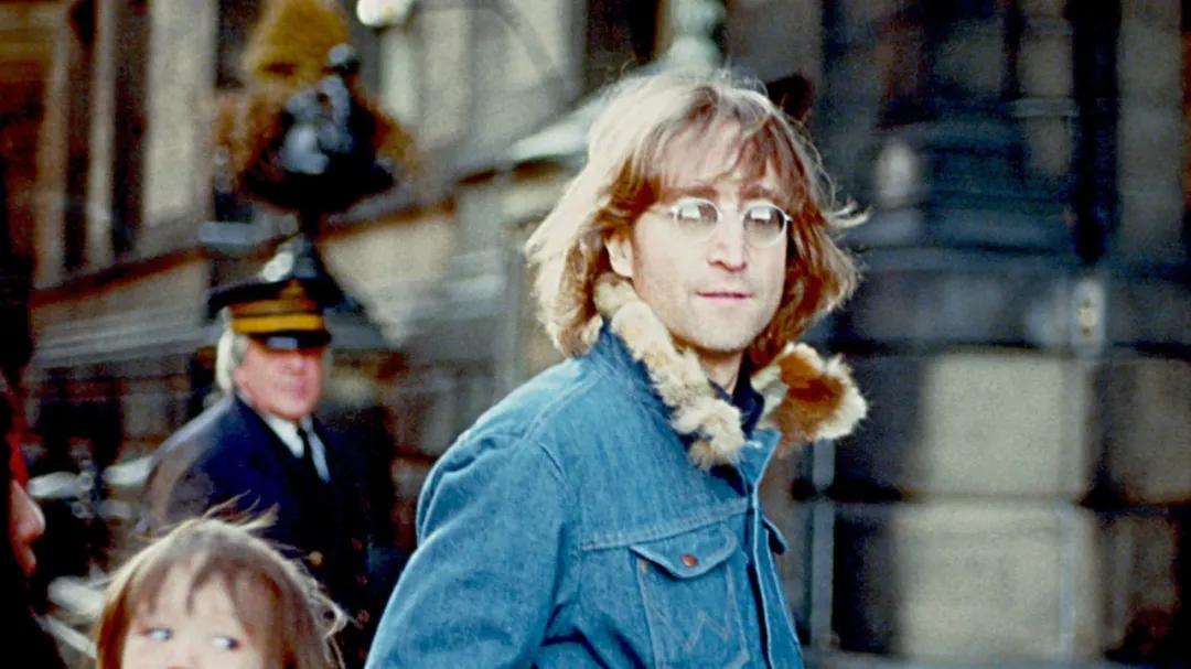 明星遗物被炒出,把明星礼物转卖