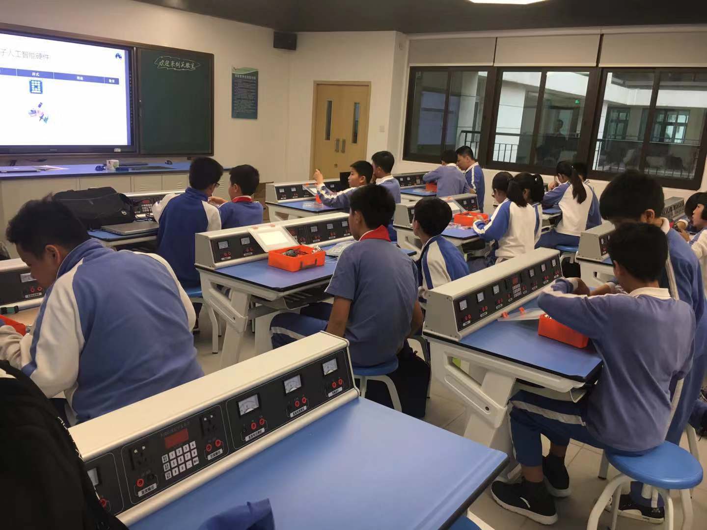 深圳市太子湾学校第二批创客实践室课程开课啦！