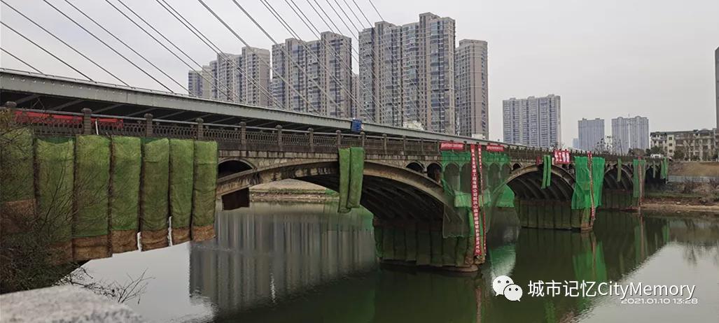 走过古老的石拱桥,长沙市洪山庙老桥哪年通车