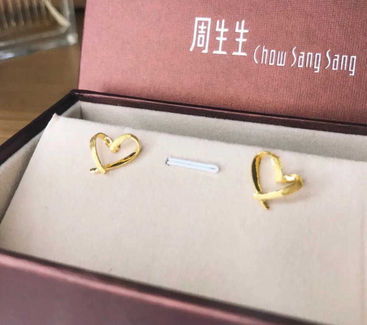 周生生与周大福黄金颜色不一样,周生生最好看的一款黄金手镯