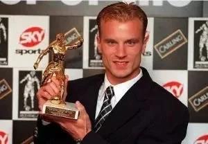 天下足球催泪文案足球解说员,天下足球c罗催泪文案