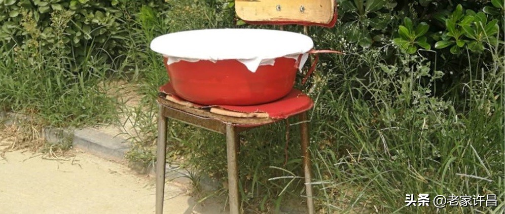 河南人烙馍夹酱豆,烙馍卷酱豆的正宗做法