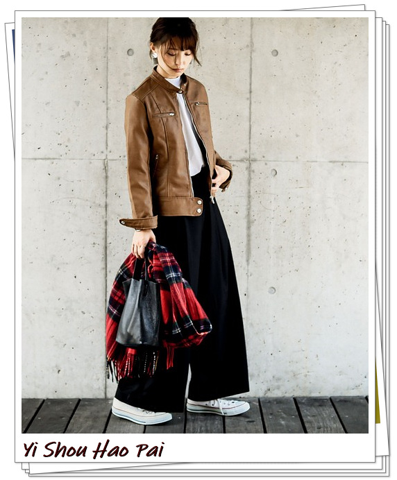 机车风格的皮夹克怎么搭配减龄,驼色皮夹克搭配什么颜色裙子好看