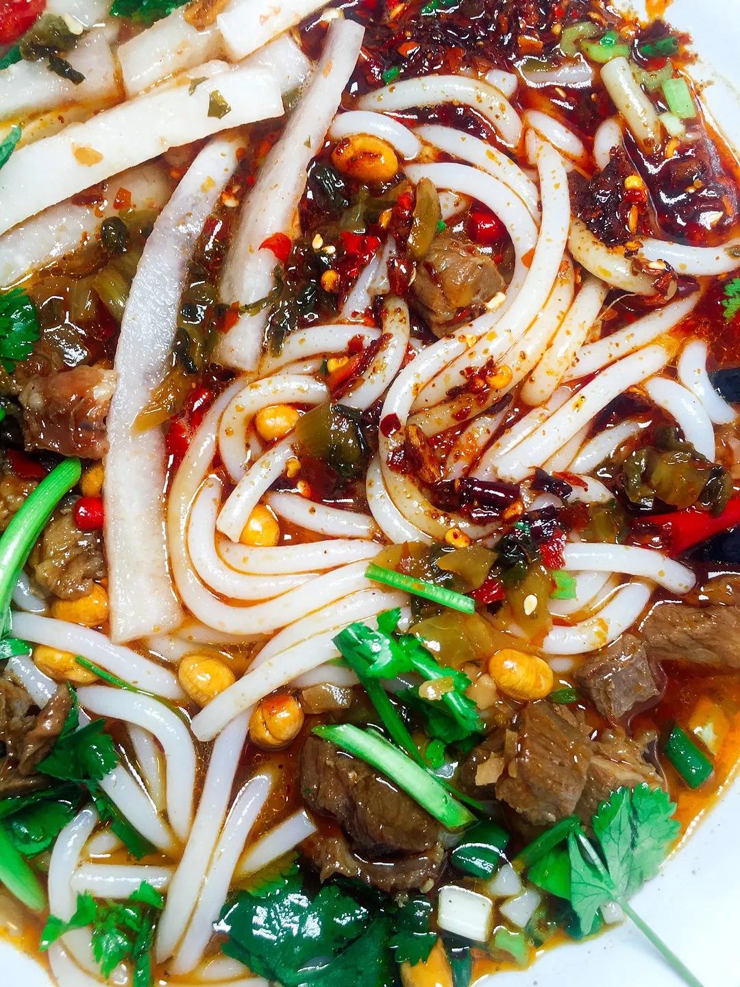 一碗米线斩群妖|我在昆明这5家米线店跪得端端正正