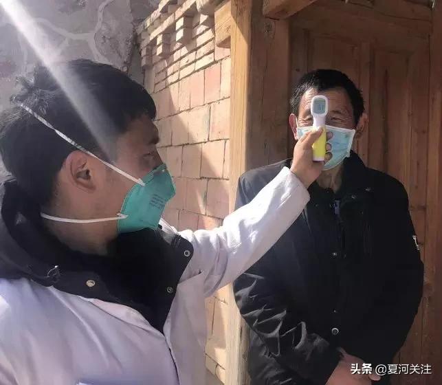 党员冲在疫情防控一线,疫情面前党员干部坚守一线