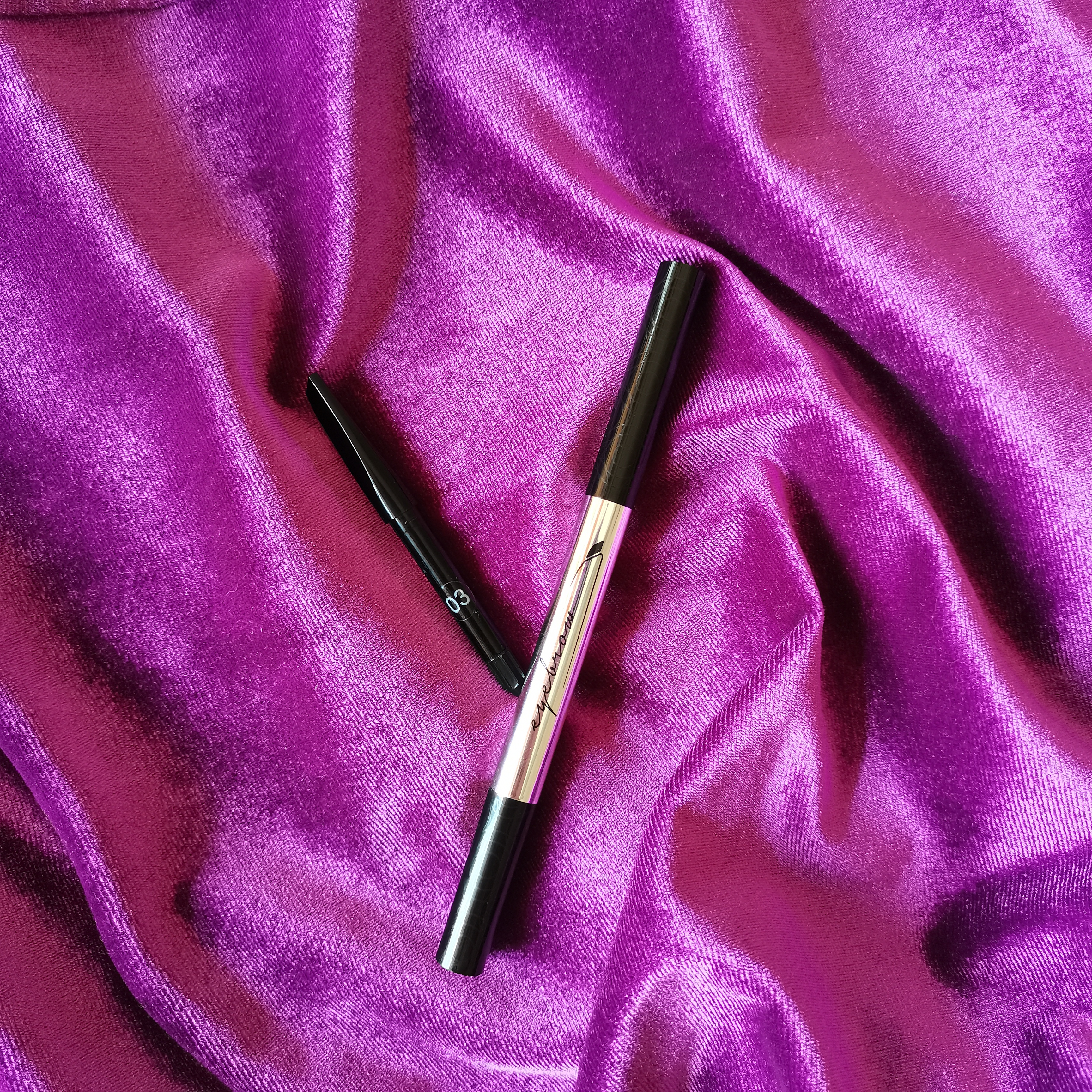 卡姿兰唇釉和完美日记唇釉哪个好,卡姿兰和完美日记哪个好一点