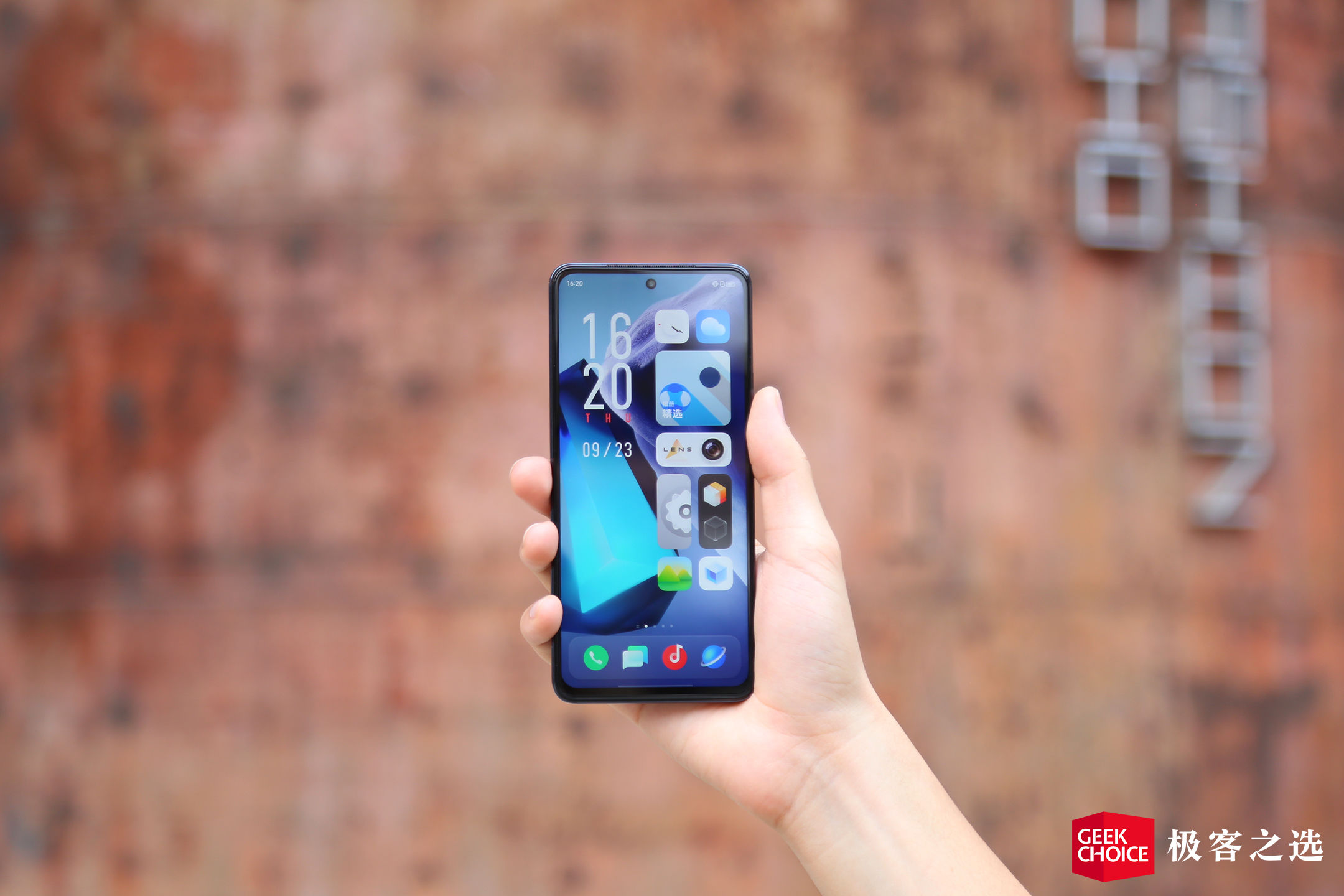 iqooz5评测拥有旗舰级满血性能,iqooz5全方面测评