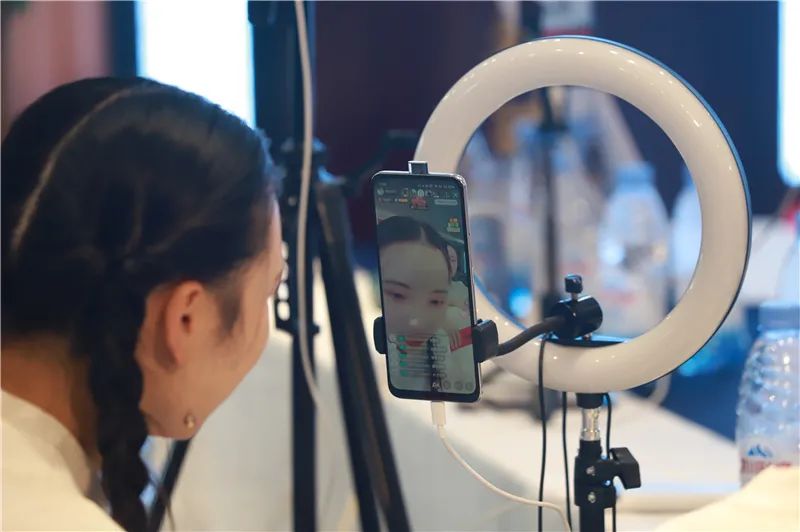 四川观茶｜华夏茶学携手湖南茶频道，打造茶文化最有价值网络主播