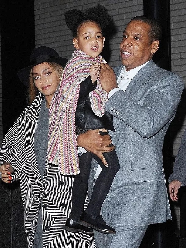 王诗龄戴的珠宝,王诗龄戴卡地亚手镯多少钱