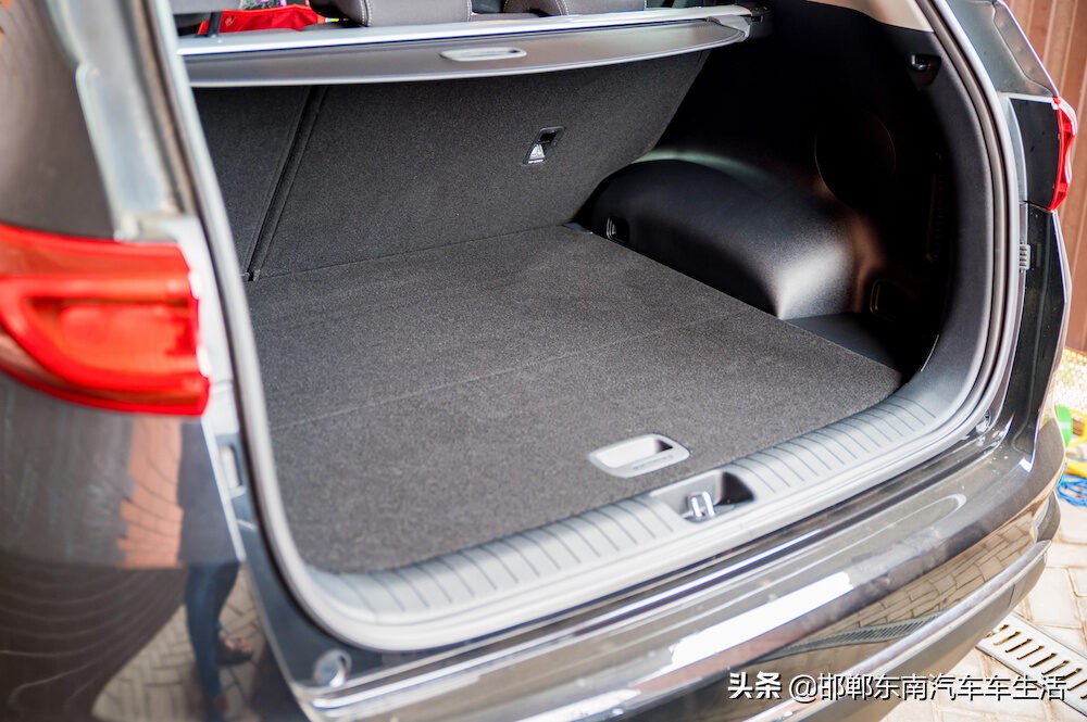 可调空气悬架系统主要由什么组成,弹簧悬架与空气悬架的区别