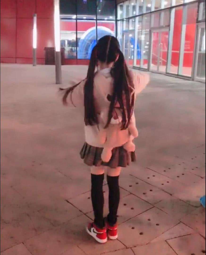 蔡萝莉穿的是什么衣服,蔡萝莉最可爱的衣服