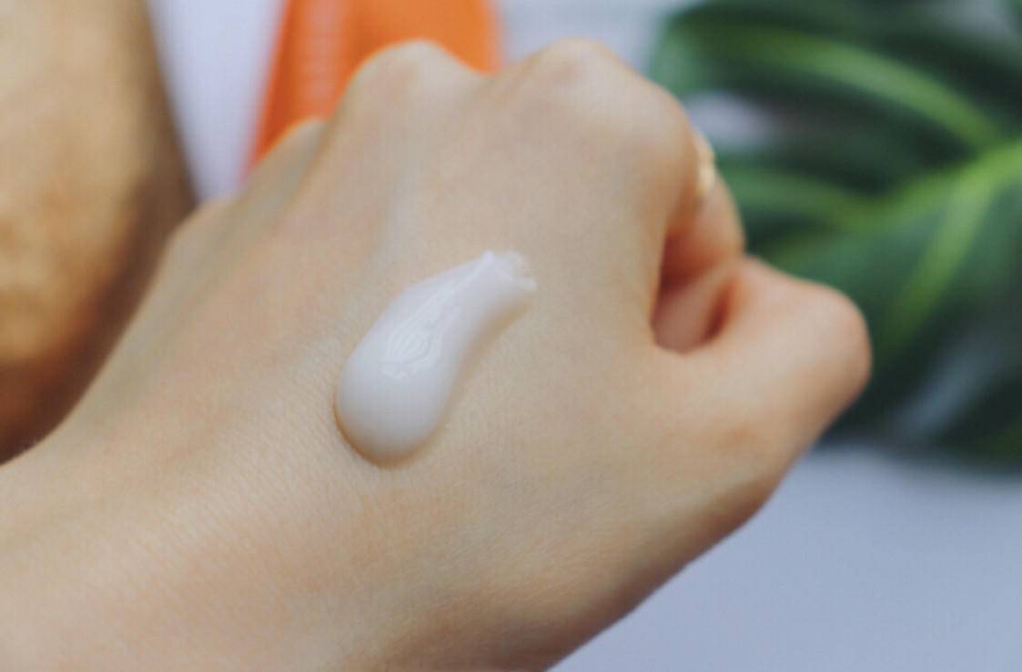 晒后晒伤发红修复最有效的办法,晒后修护可以涂抹晒伤的皮肤吗